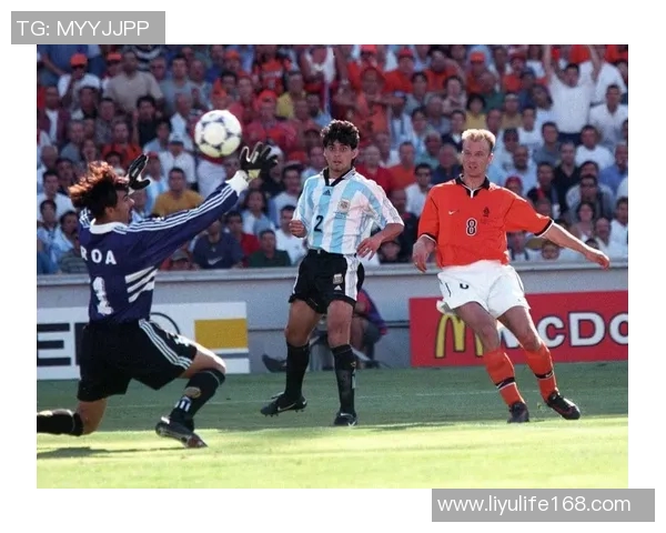 博格坎普:足球场上的艺术家与传奇瞬间的完美结合 博格坎普:足球场上的艺术家与传奇瞬间的完美结合