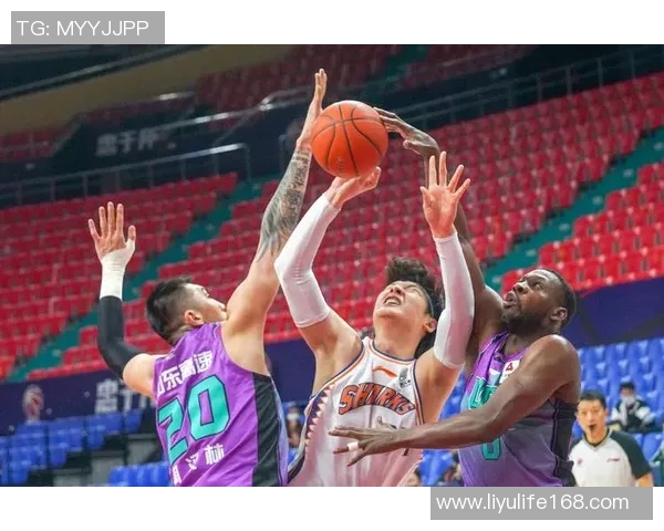 CBA直播山东队对阵被控球队精彩对决全程回顾与分析