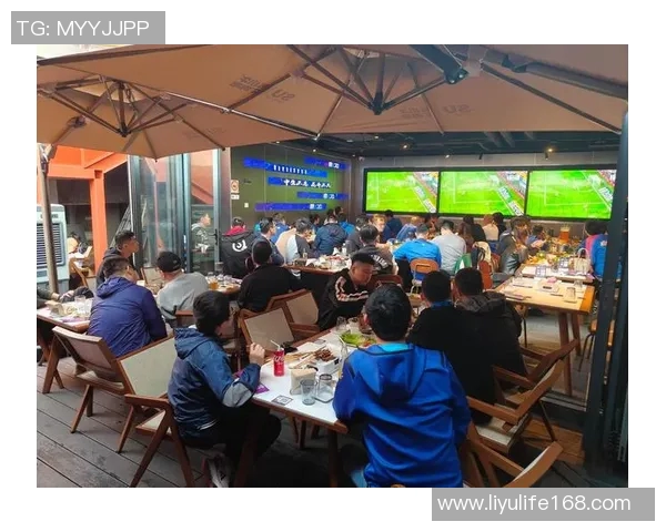 万州足球比赛直播现场激情四溢球迷齐聚共赏精彩对决