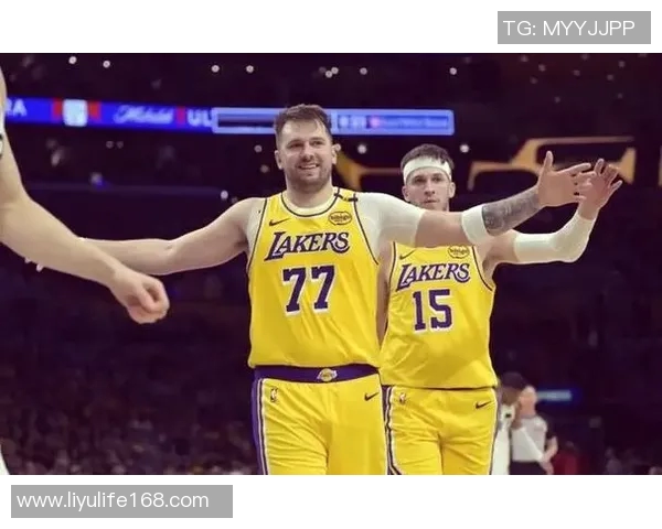 湖人对火箭精彩回放10月27日比赛全程回顾与精彩瞬间分析