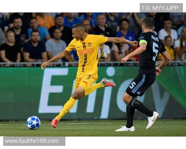 激战即将上演播克罗地亚对决塞内加尔展现足球魅力与激情 激战即将上演播克罗地亚对决塞内加尔展现足球魅力与激情